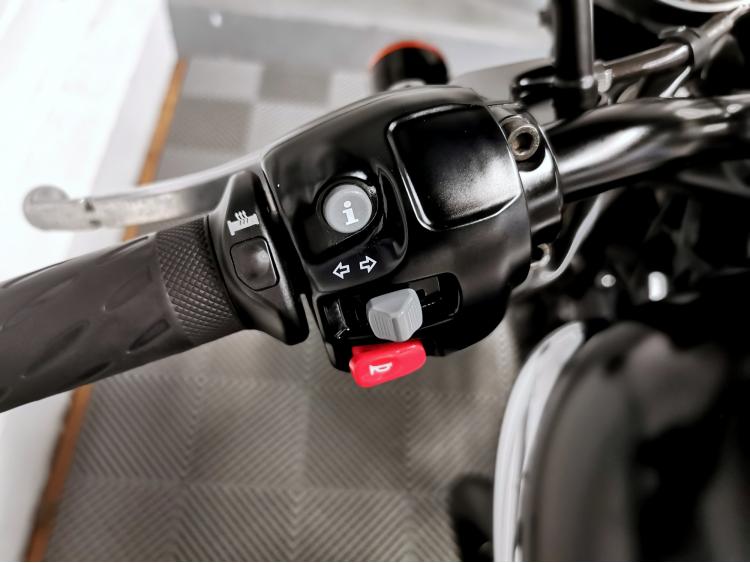 TRIUMPH Bonneville T100 BLACK - 1ERE MAIN - ELIGIBLE A2 - T 100 