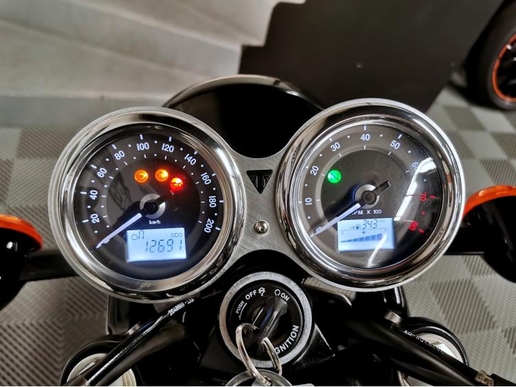 TRIUMPH Bonneville T100 BLACK - 1ERE MAIN - ELIGIBLE A2 - T 100 