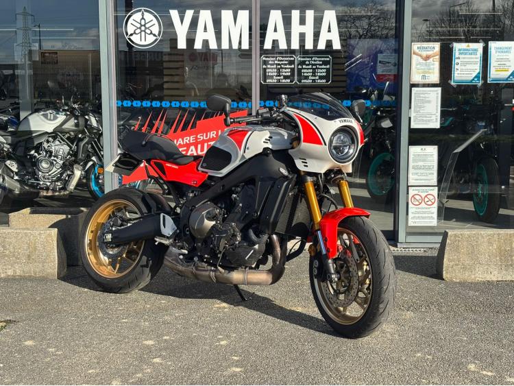YAMAHA XSR 900