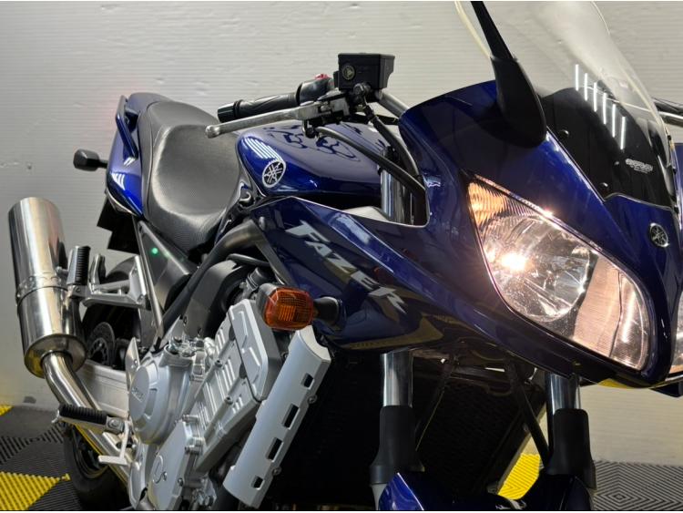 YAMAHA FZS 1000 FAZER  '04
