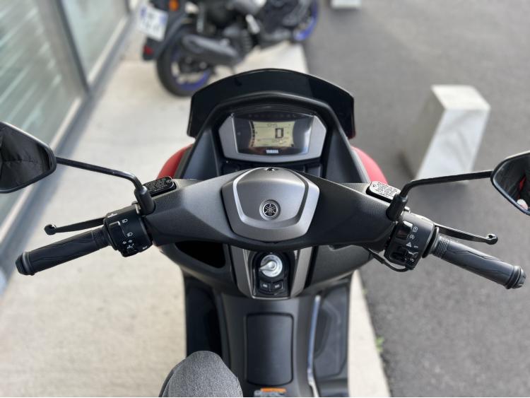YAMAHA NMAX 125