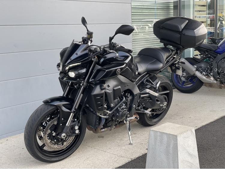 YAMAHA MT-10