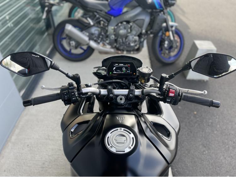 YAMAHA MT-10