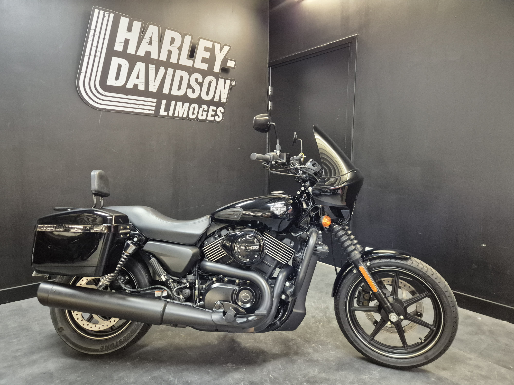 HARLEY-DAVIDSON STREET 750