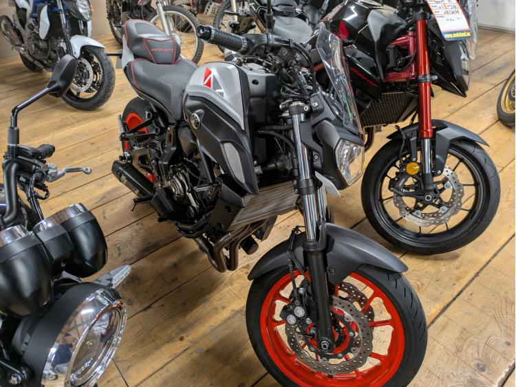 YAMAHA MT-07 (47.5CV)
