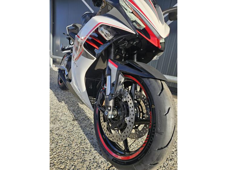 ZONTES ZT 703 RR Disponible en bleu et rouge 