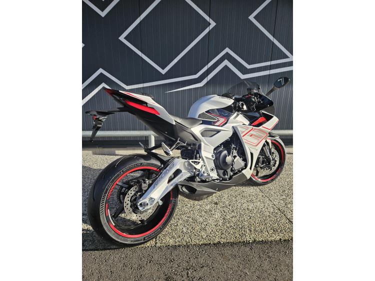 ZONTES ZT 703 RR Disponible en bleu et rouge 