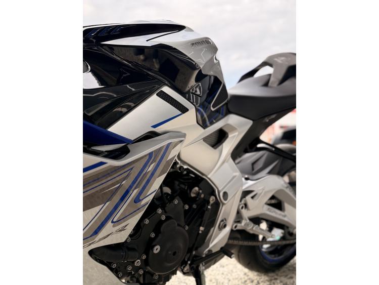 ZONTES ZT 703 RR Disponible en bleu et rouge 