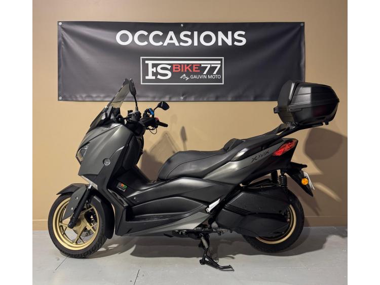 YAMAHA XMAX 300 Tech Max