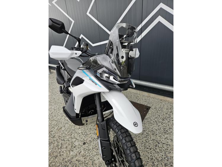 CF MOTO 1000MT-X Dispo en Vert ou Gris 