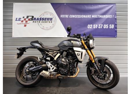 SUZUKI GSX-8T