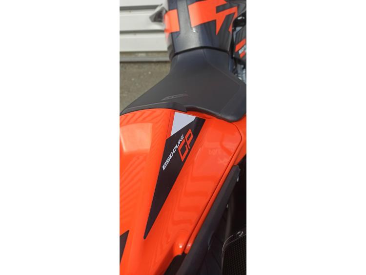 KTM 890 DUKE