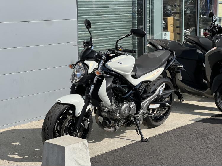 SUZUKI GLADIUS 650