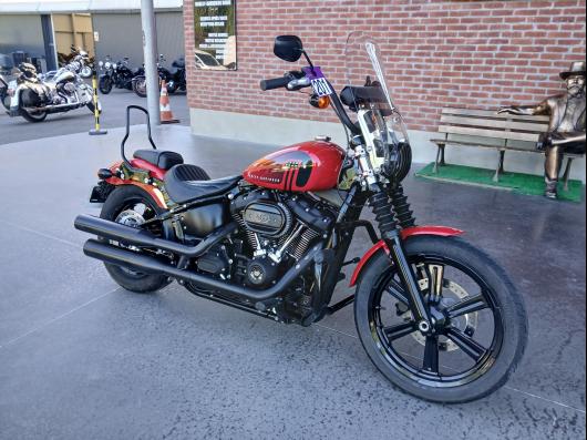 HARLEY-DAVIDSON SOFTAIL STREET BOB 1868