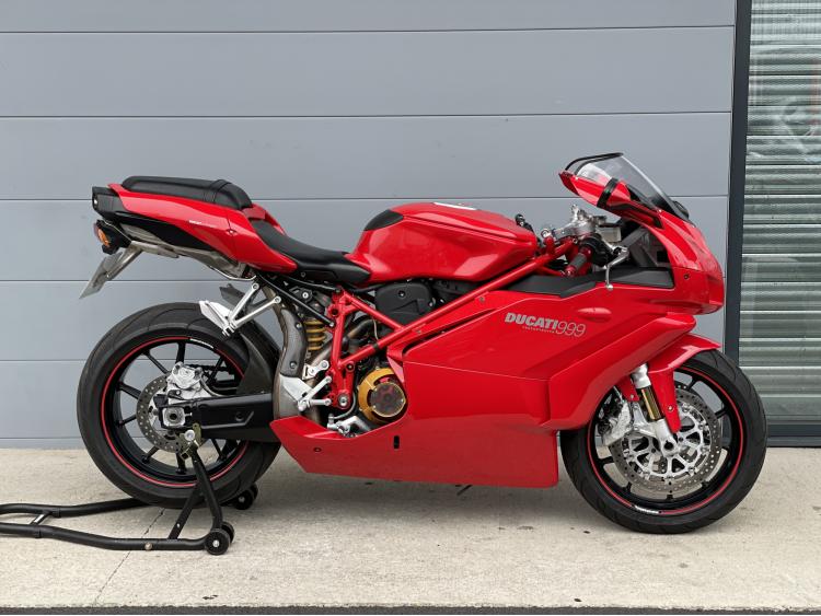 DUCATI 999