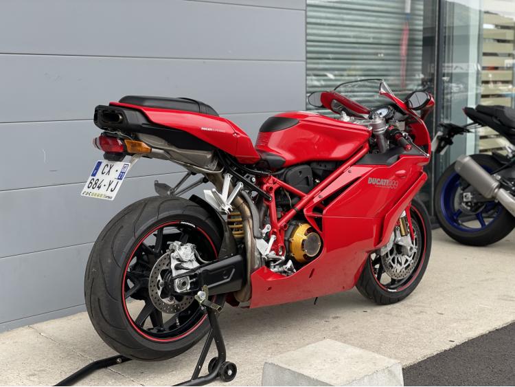 DUCATI 999