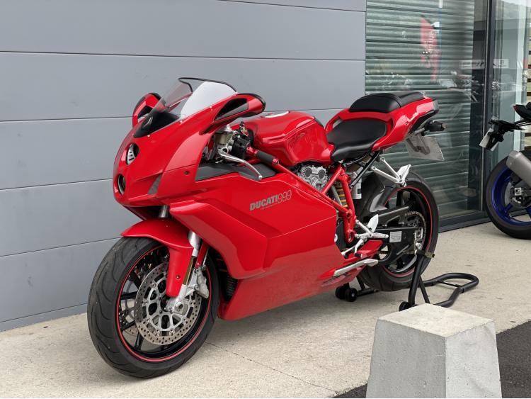 DUCATI 999