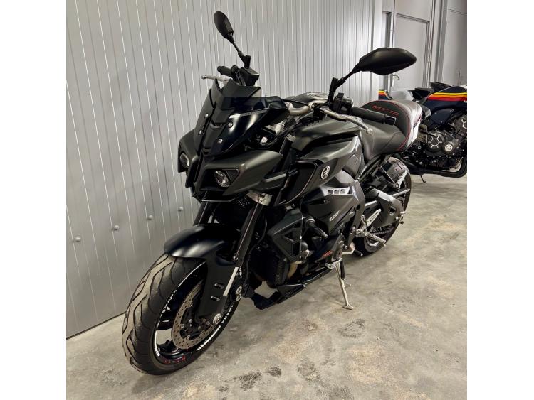 YAMAHA MT-10