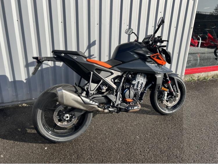 KTM 990 DUKE TECHPACK (190€/ mois)
