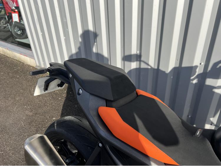 KTM 990 DUKE TECHPACK (190€/ mois)