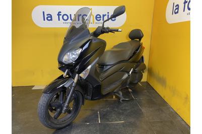 YAMAHA XMAX 125