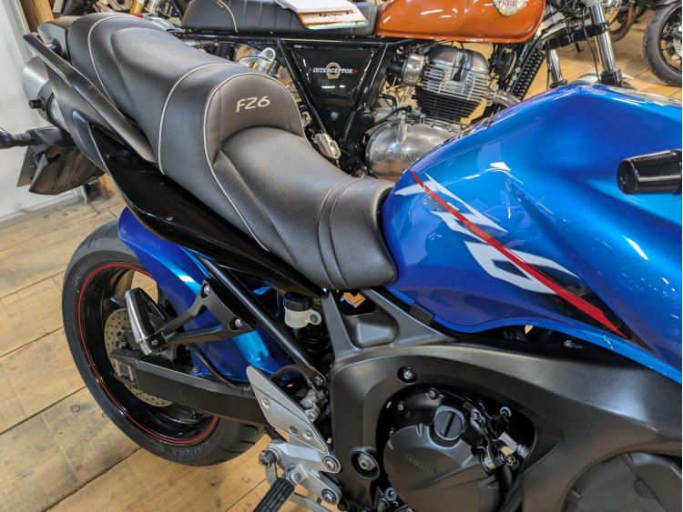 YAMAHA FZ6 S2 98 CV