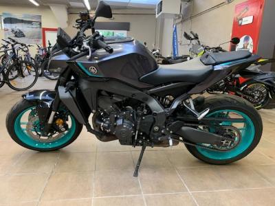 YAMAHA MT-09