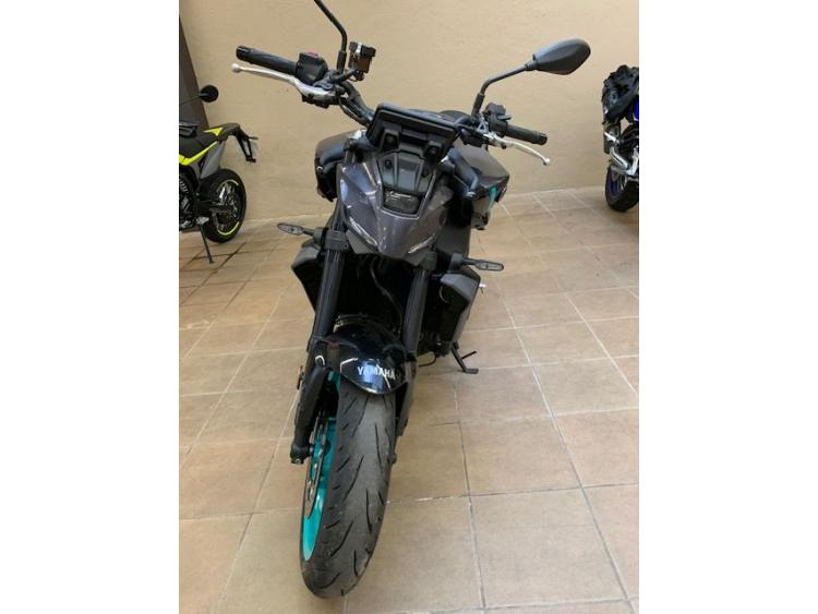 YAMAHA MT-09