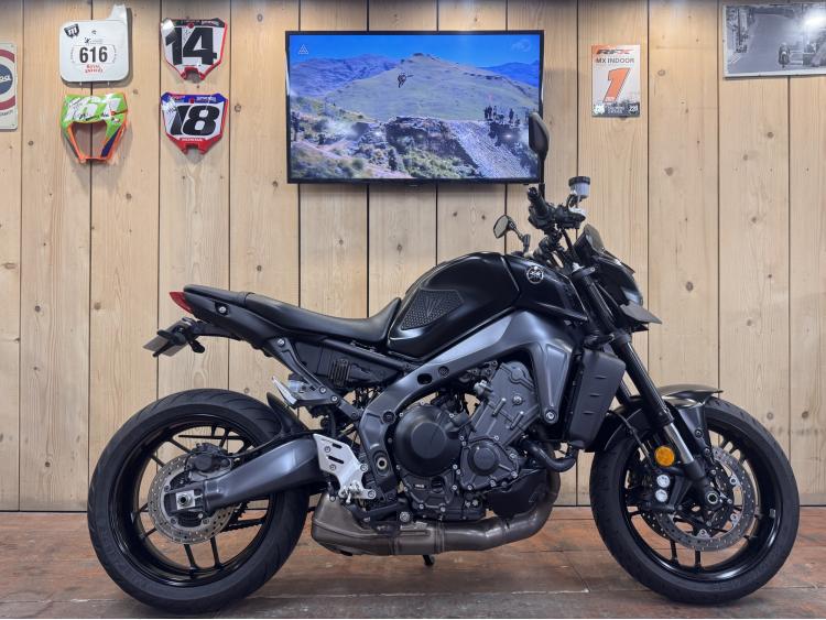 YAMAHA MT-09 / 2023 / 20000 KM / GARANTIE 12 MOIS 