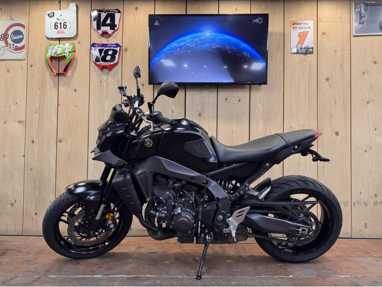 YAMAHA MT-09 / 2023 / 20000 KM / GARANTIE 12 MOIS 