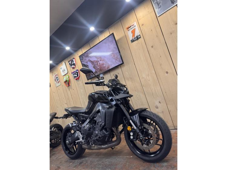 YAMAHA MT-09 / 2023 / 20000 KM / GARANTIE 12 MOIS 