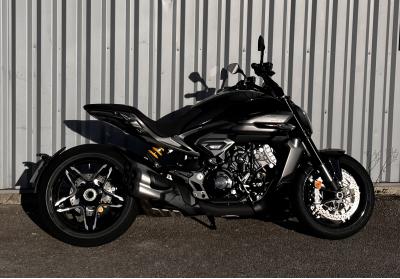 DUCATI X-DIAVEL V4