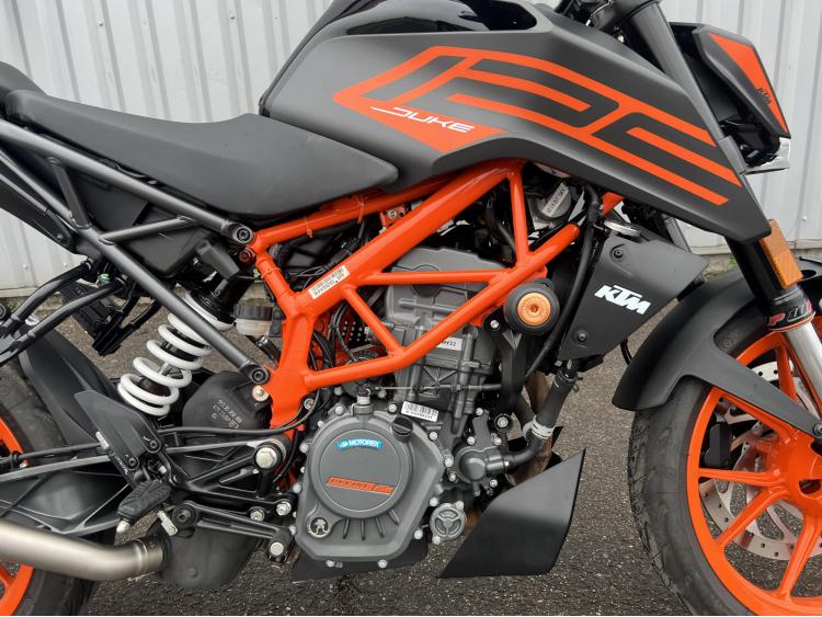 KTM 125 DUKE ABS LEOVINCE (80€/MOIS)