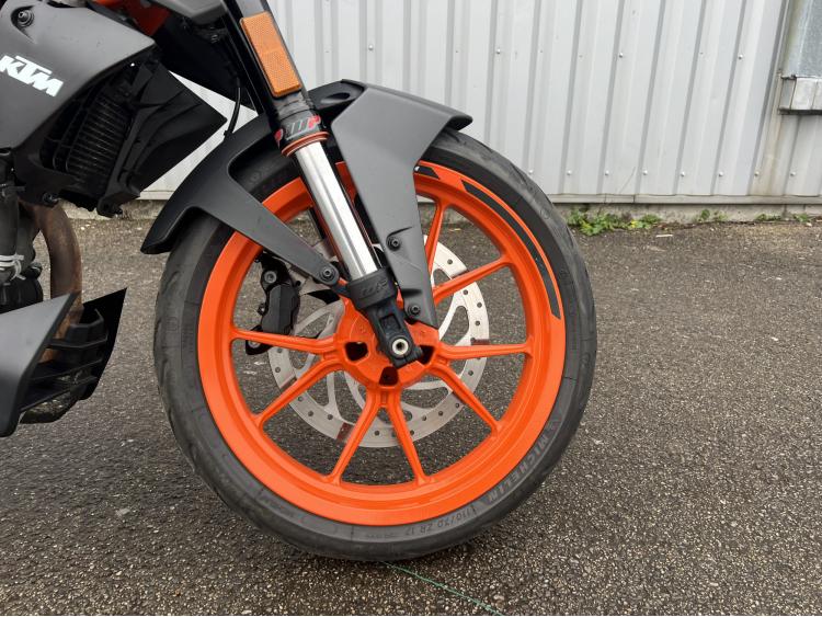 KTM 125 DUKE ABS LEOVINCE (80€/MOIS)