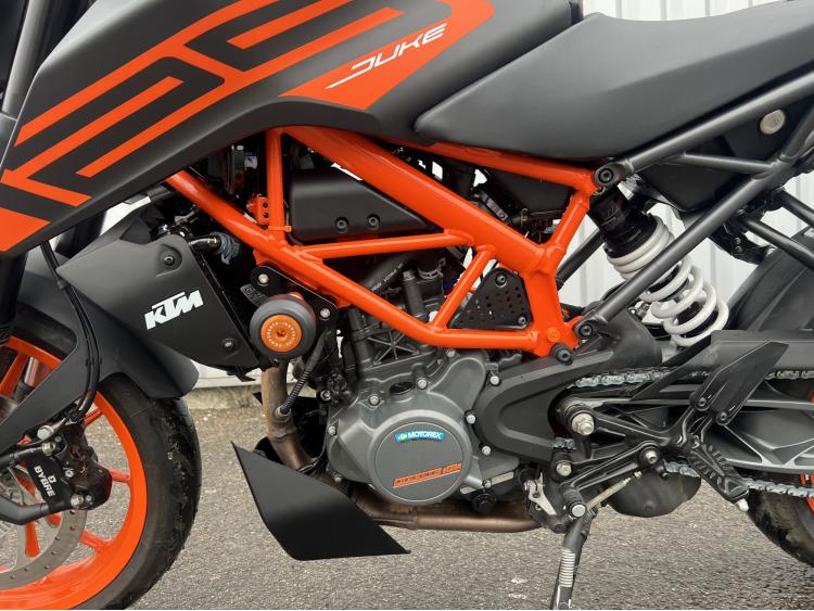 KTM 125 DUKE ABS LEOVINCE (80€/MOIS)