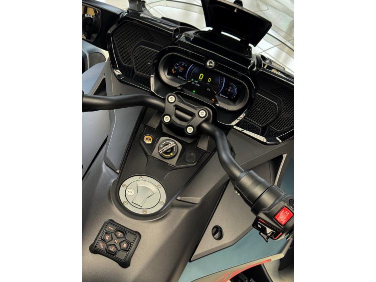 CAN-AM SPYDER F3 1330 LIMITED Série Spéciale
