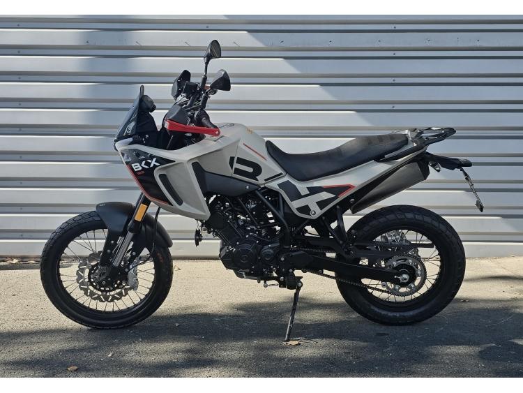 BENELLI BKX 125 / NEUVE 0 KMS