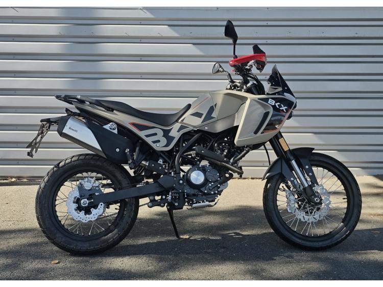 BENELLI BKX 125 / NEUVE 0 KMS