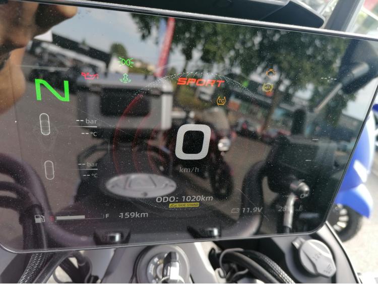 CF MOTO MT 800 / 214.79/mois DSN MOTOS 33