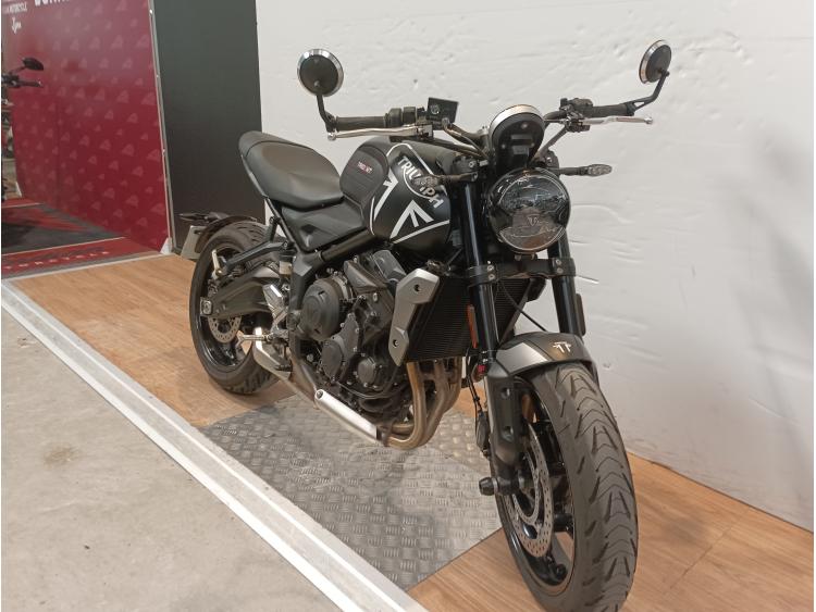 TRIUMPH 660 TRIDENT