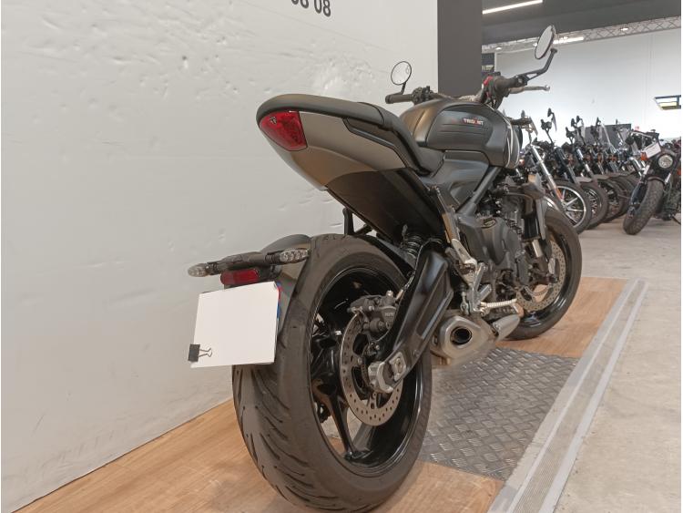 TRIUMPH 660 TRIDENT