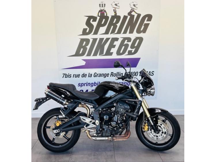 TRIUMPH STREET TRIPLE 675