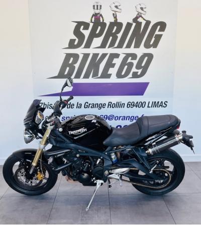 TRIUMPH STREET TRIPLE 675