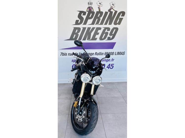 TRIUMPH STREET TRIPLE 675