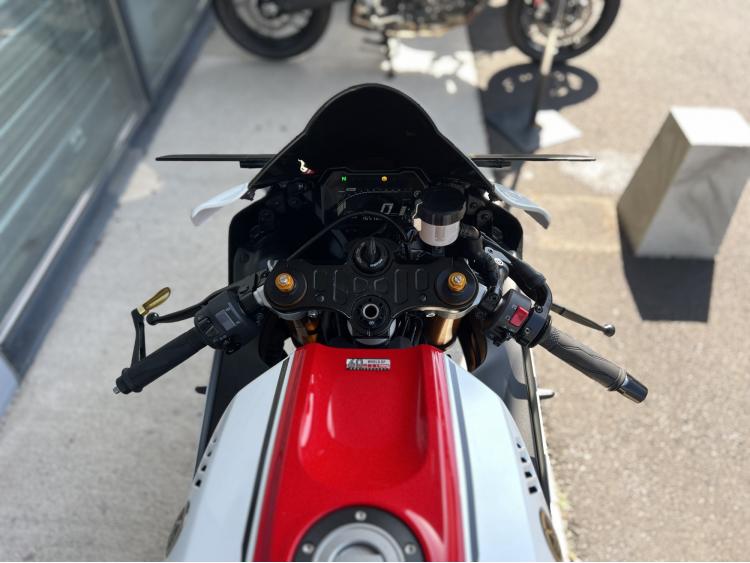YAMAHA YZF-R7 - A2