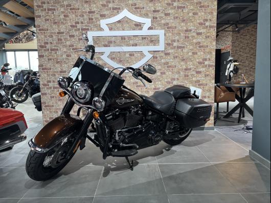 HARLEY-DAVIDSON SOFTAIL HERITAGE 1868 CLASSIC