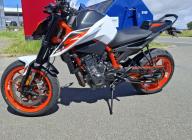 KTM 890 DUKE R