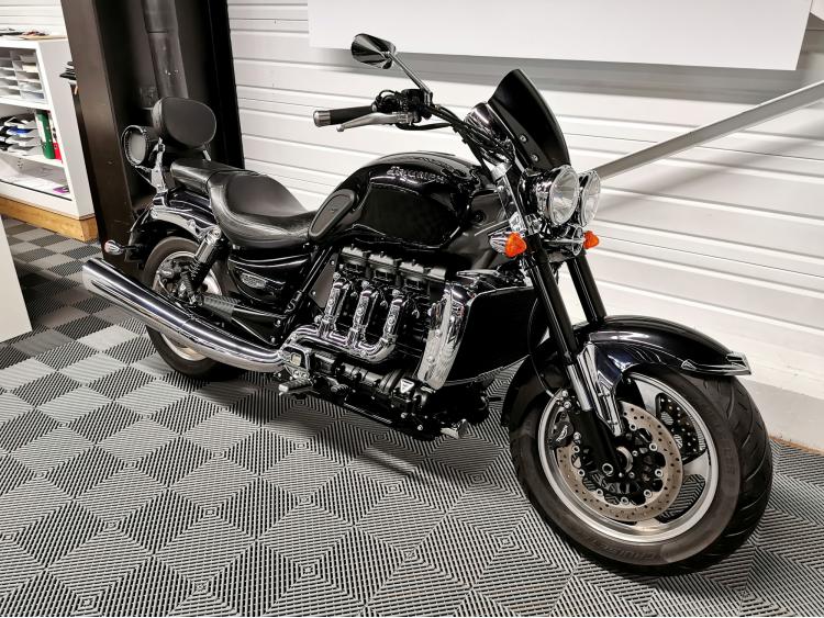 TRIUMPH Rocket III 3