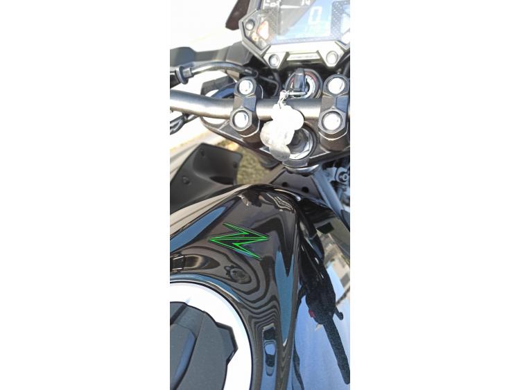 KAWASAKI Z400