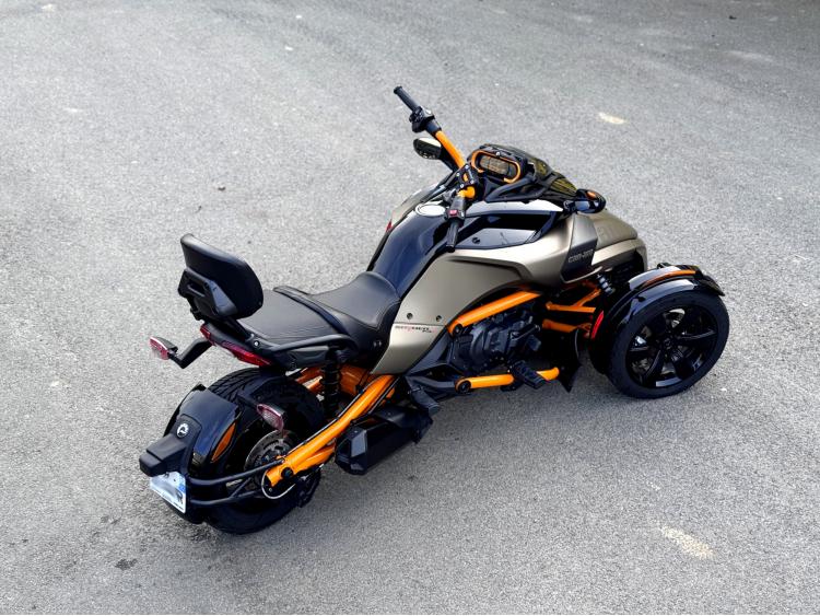 CAN-AM SPYDER F3-S 1330 SS TITANE can am f3 s canam